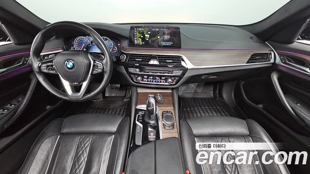 BMW 5-Series 2017 — photo 10