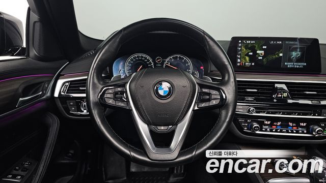 BMW 5-Series 2017 — photo 18
