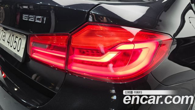 BMW 5-Series 2017 — photo 9
