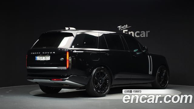 Land Rover Range Rover 2023 — photo 2