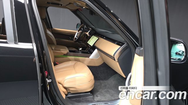Land Rover Range Rover 2023 — photo 17