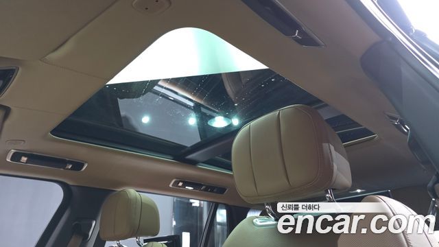 Land Rover Range Rover 2023 — photo 25