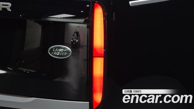 Land Rover Range Rover 2023 — photo 9