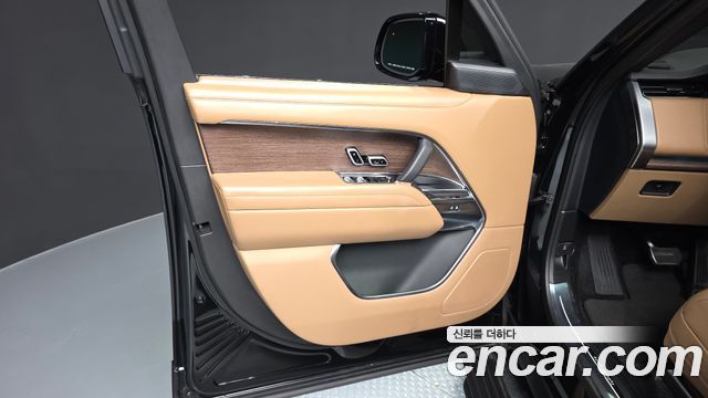 Land Rover Range Rover 2023 — photo 14
