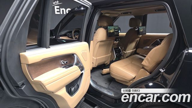Land Rover Range Rover 2023 — photo 16