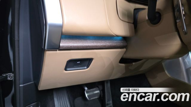 Land Rover Range Rover 2023 — photo 33