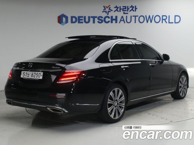 Mercedes-Benz E-Class 2019 — photo 3
