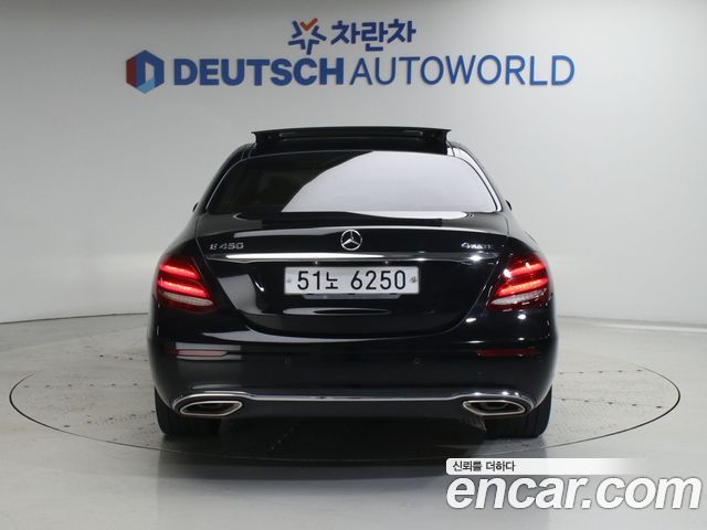 Mercedes-Benz E-Class 2019 — photo 5