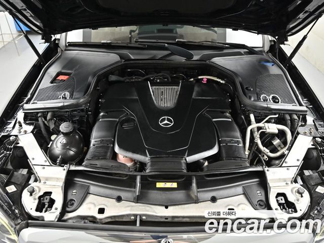 Mercedes-Benz E-Class 2019 — photo 6