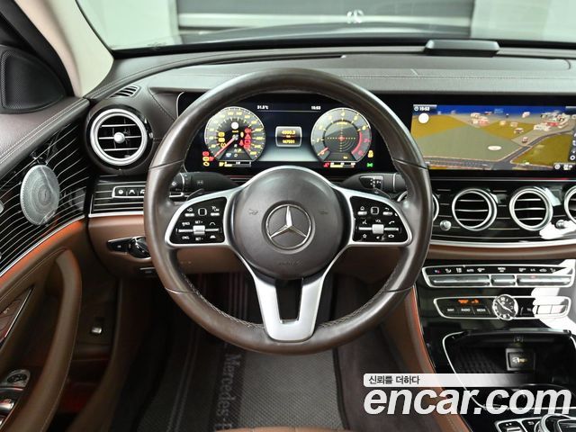 Mercedes-Benz E-Class 2019 — photo 13