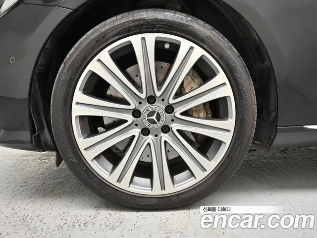 Mercedes-Benz E-Class 2019 — photo 20