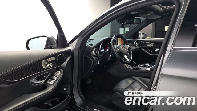 Mercedes-Benz GLC-Class 2016 — photo 10