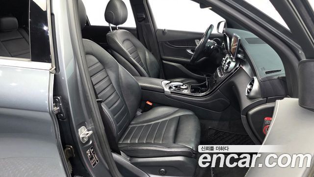 Mercedes-Benz GLC-Class 2016 — photo 11