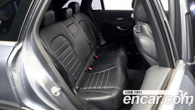 Mercedes-Benz GLC-Class 2016 — photo 12