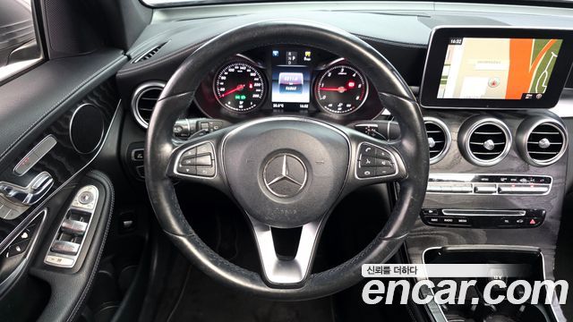 Mercedes-Benz GLC-Class 2016 — photo 13