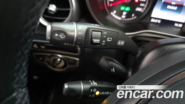 Mercedes-Benz GLC-Class 2016 — photo 17