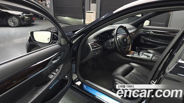 BMW 7-Series 2016 — photo 10