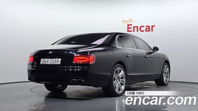 Bentley Flying Spur 2018 — photo 2