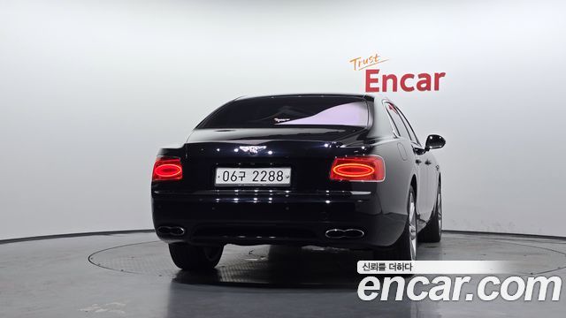 Bentley Flying Spur 2018 — photo 4