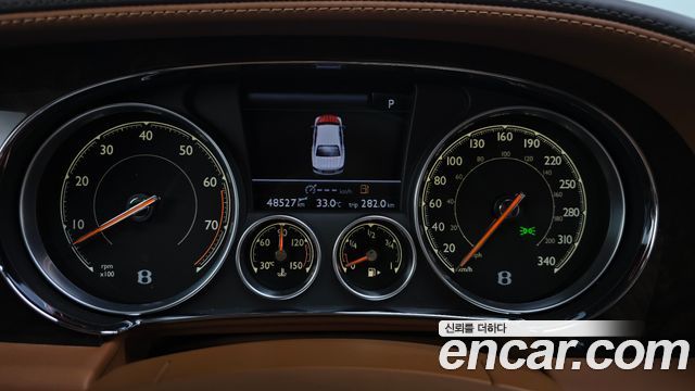 Bentley Flying Spur 2018 — photo 11