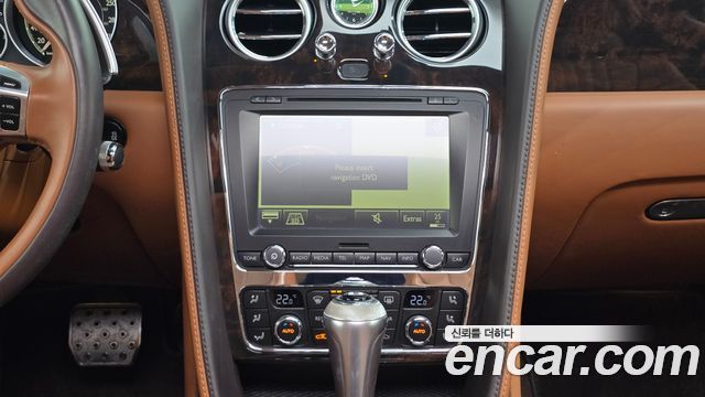 Bentley Flying Spur 2018 — photo 19