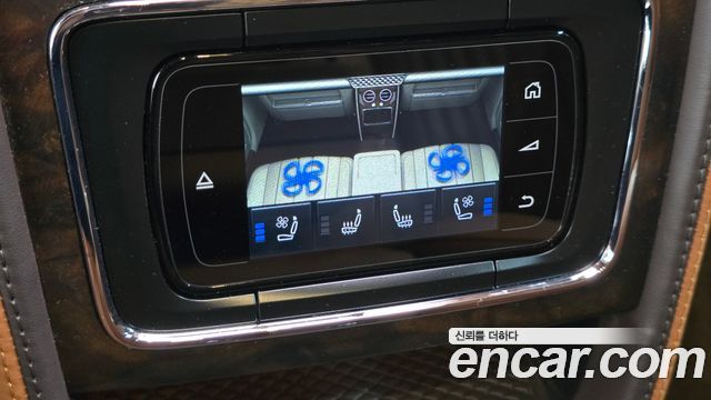 Bentley Flying Spur 2018 — photo 21