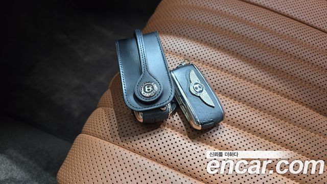 Bentley Flying Spur 2018 — photo 23