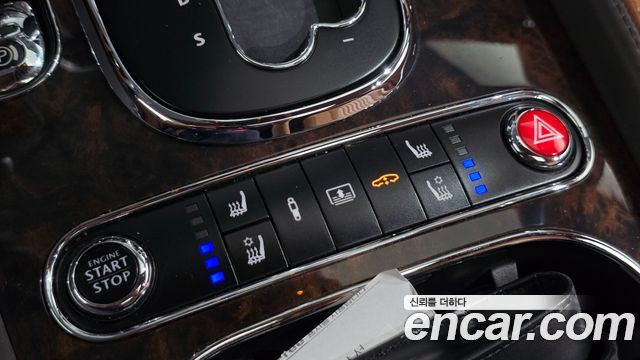 Bentley Flying Spur 2018 — photo 27