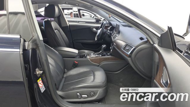 Audi A7 2016 — photo 11