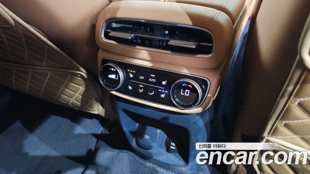 Genesis GV80 2022 — photo 31