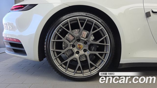 Porsche 911 2021 — photo 5