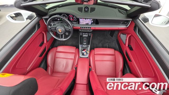 Porsche 911 2021 — photo 10