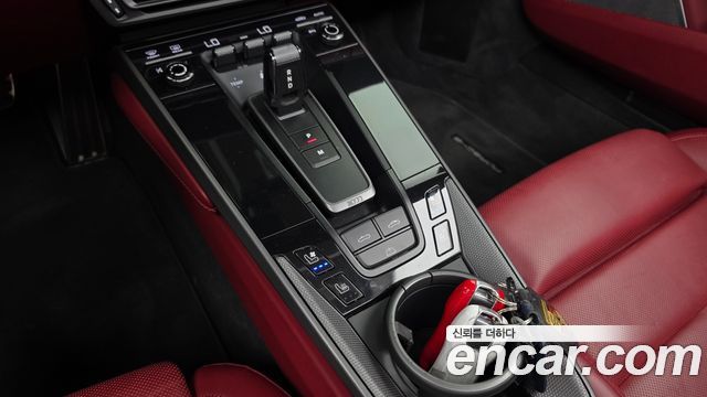 Porsche 911 2021 — photo 12