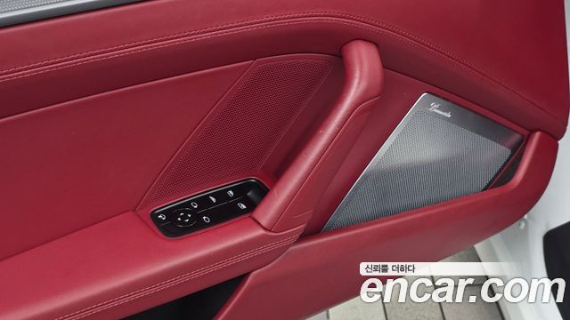 Porsche 911 2021 — photo 26