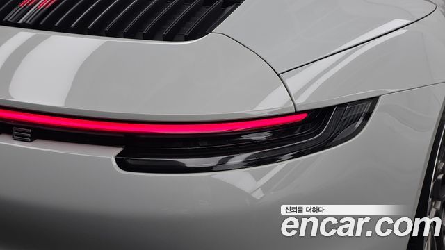 Porsche 911 2021 — photo 9