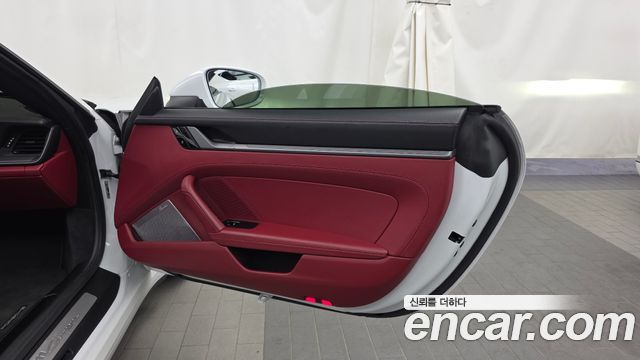 Porsche 911 2021 — photo 15