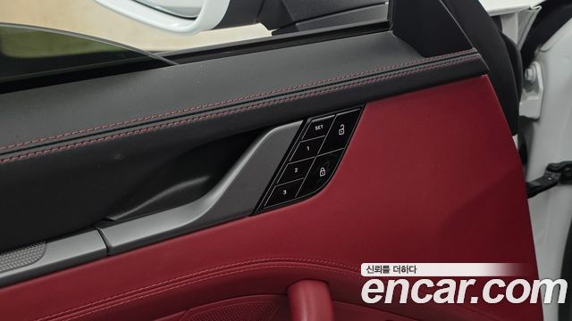Porsche 911 2021 — photo 16