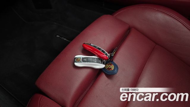 Porsche 911 2021 — photo 29