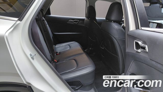 Kia Sportage 2023 — photo 17