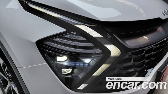 Kia Sportage 2023 — photo 8