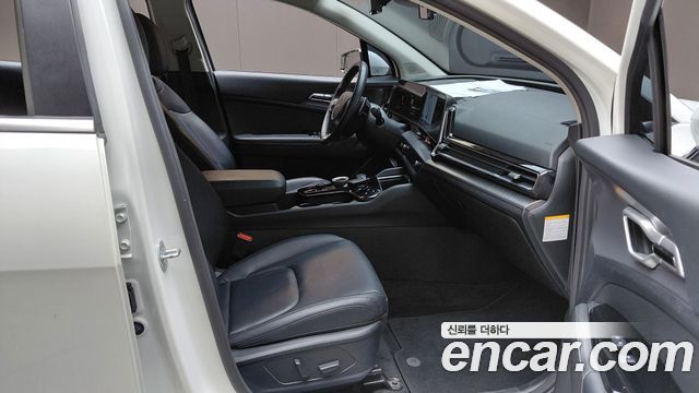Kia Sportage 2023 — photo 16