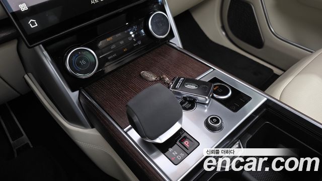Land Rover Range Rover 2023 — photo 12