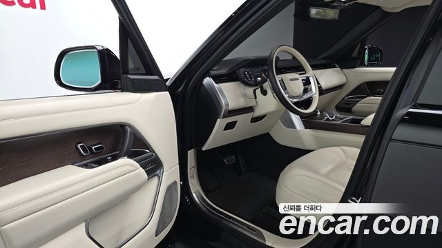 Land Rover Range Rover 2023 — photo 13