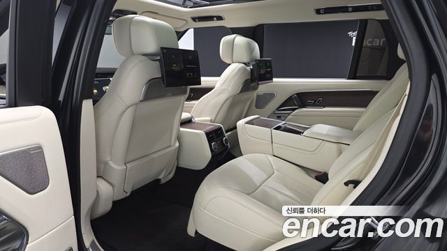 Land Rover Range Rover 2023 — photo 17