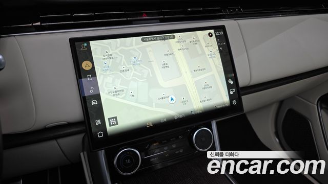 Land Rover Range Rover 2023 — photo 20
