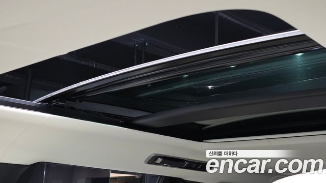 Land Rover Range Rover 2023 — photo 25