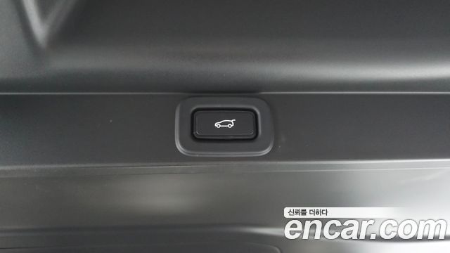 Land Rover Range Rover 2023 — photo 26