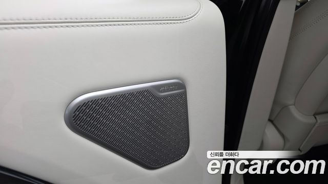 Land Rover Range Rover 2023 — photo 36