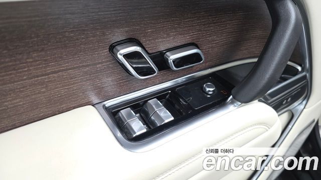 Land Rover Range Rover 2023 — photo 39