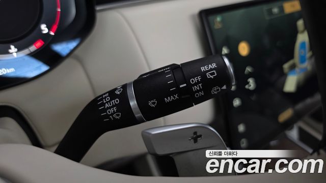 Land Rover Range Rover 2023 — photo 40